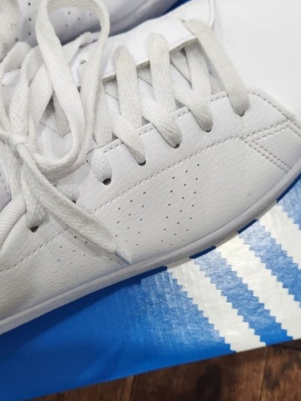 Adidas Womens Oiginal Sneakers - Picture 8 of 11